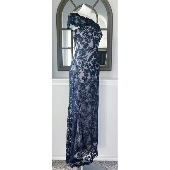 Tadashi Shoji Emma Off-the-Shoulder Sequin Embroidered Gown Navy Size 4 NEW $698 - Picture 5 of 11